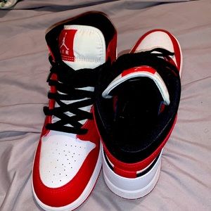 Jordan 1’s lows Red/Black/White